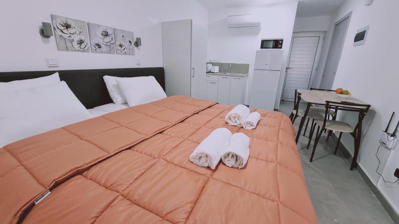 Stay Napa Living Studios Ajía Nápa Kültér fotó