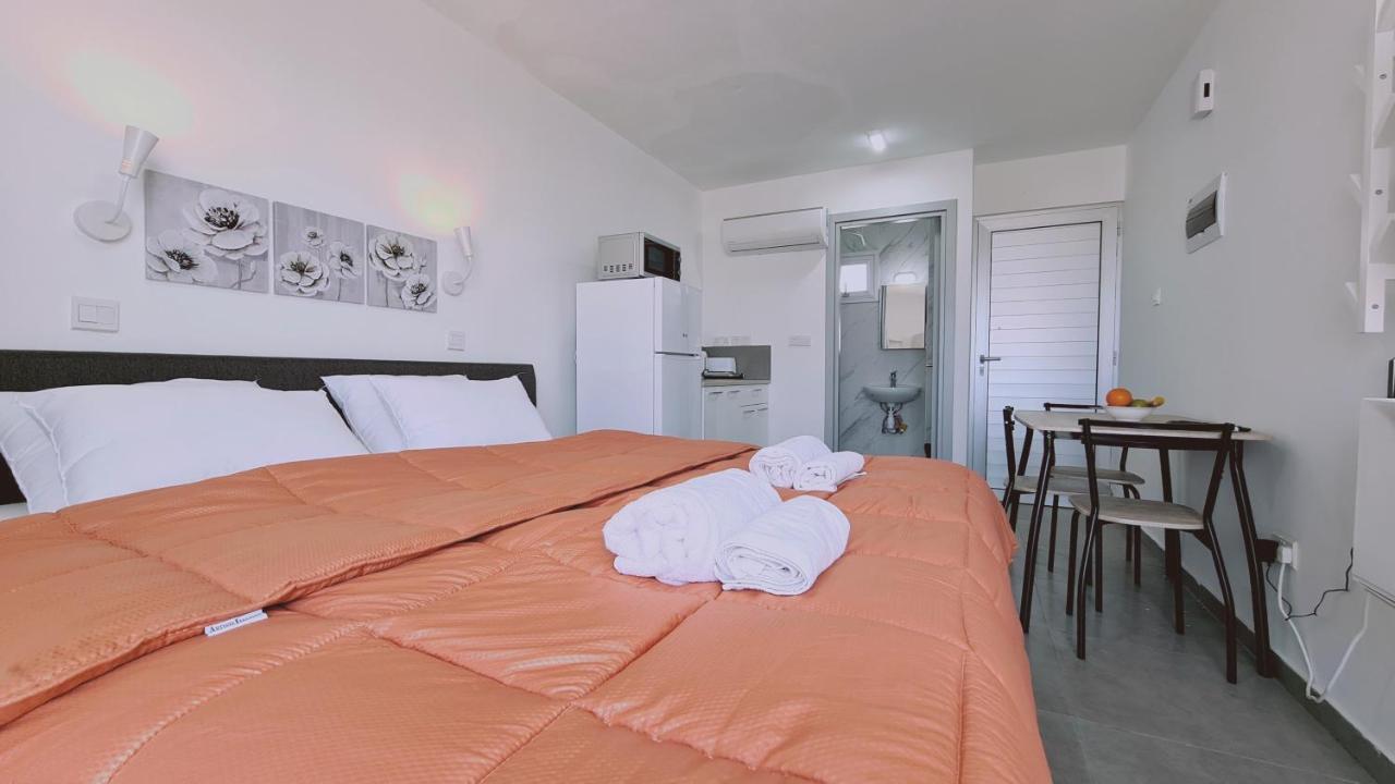 Stay Napa Living Studios Ajía Nápa Kültér fotó